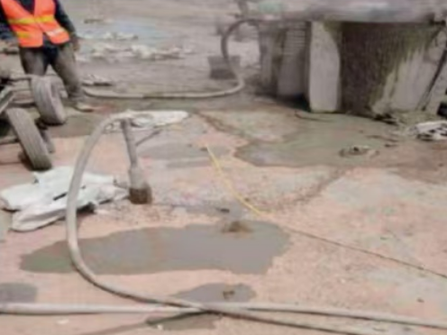 二七水泥混凝土路面板底注浆技术 路面脱空注浆整治方案